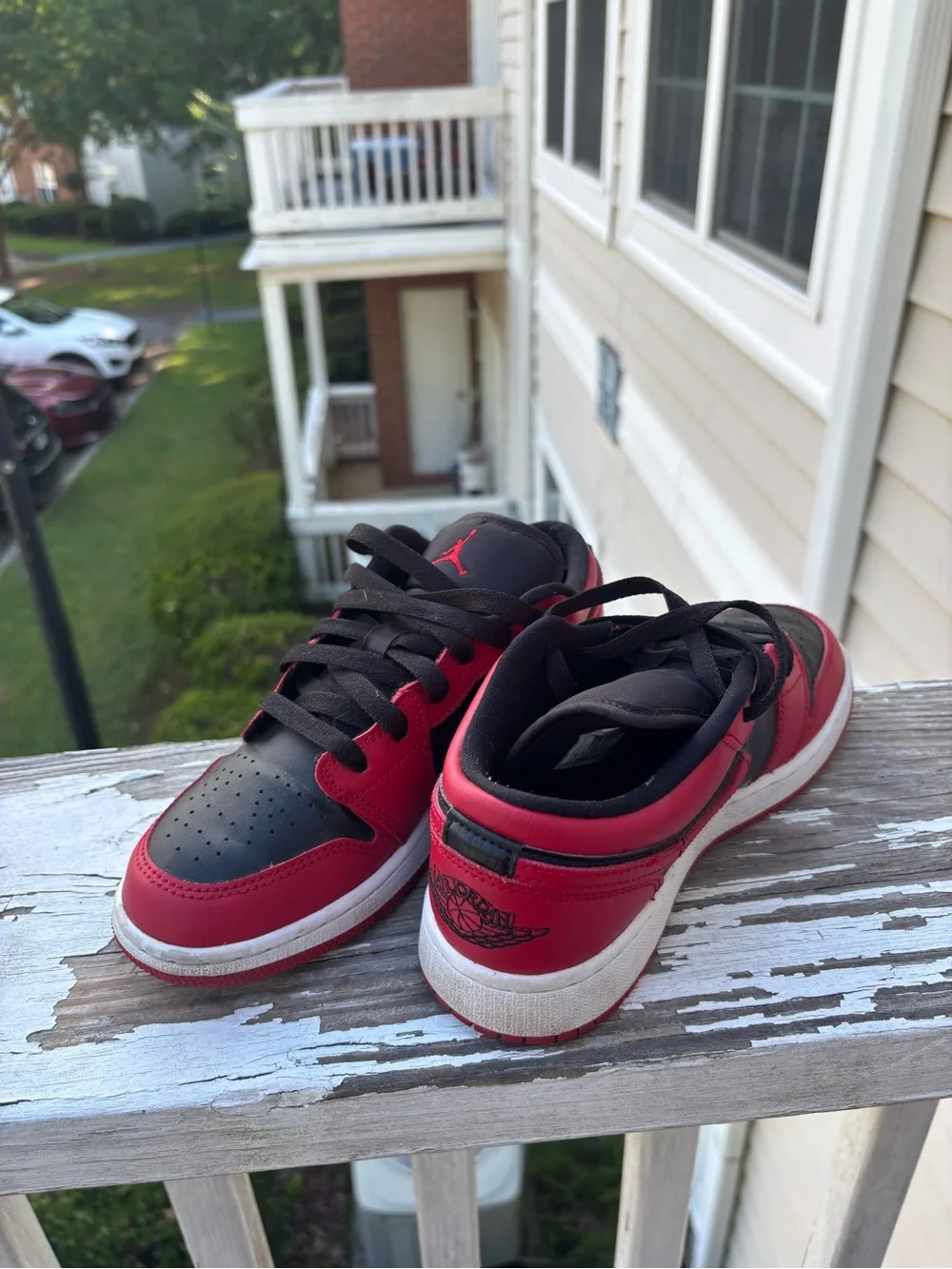 Nike Kids' Black/Red Low-Top Sneakers